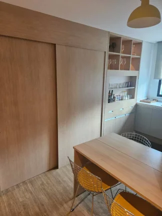 Imagem Apartamento à venda em São Paulo, Vila Nova Conceição, com 1 quarto, 37m2 e 1 vaga. Reformado e mobiliado.