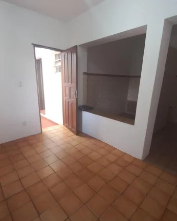Imagem Casa quarto, sala, cozinha FL11