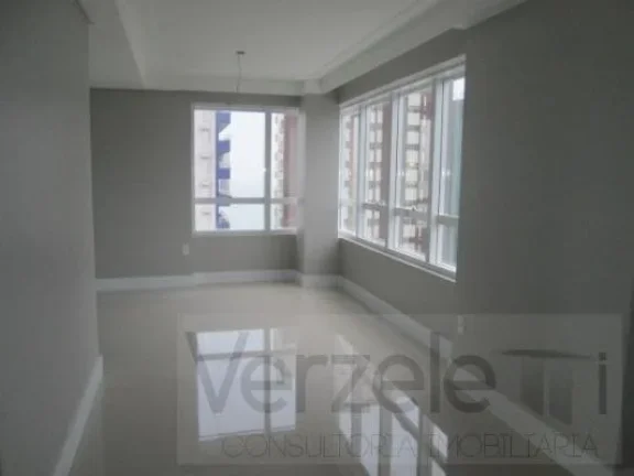 Imagem Apartamento 3 dormitórios para Venda em Balneário Camboriú / SC no bairro Centro