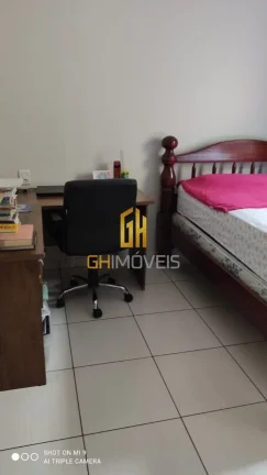 Imagem CA1978

Casa com 3 quartos no Residencial Alice Barbosa, em terreno com 300m² com 180m² de área c...