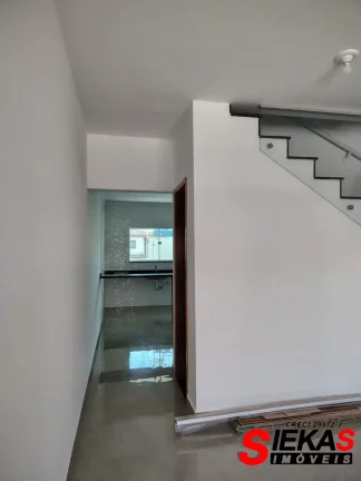 Imagem Imóvel à venda em São Paulo-SP: Casa de 3 quartos na Vila Carrão, com suíte, 4 banheiros e 4 vagas de garagem!