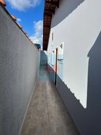 Imagem Casa à 900 metros da Praia da Plataforma em Mongaguá com piscina !