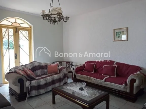 Imagem Casa com 04 Quartos e Edícula à Venda no Taquaral
