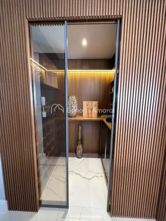 Imagem Se você busca um lar onde elegância e conforto caminham juntos, este imóvel no Taquaral vai surpr...