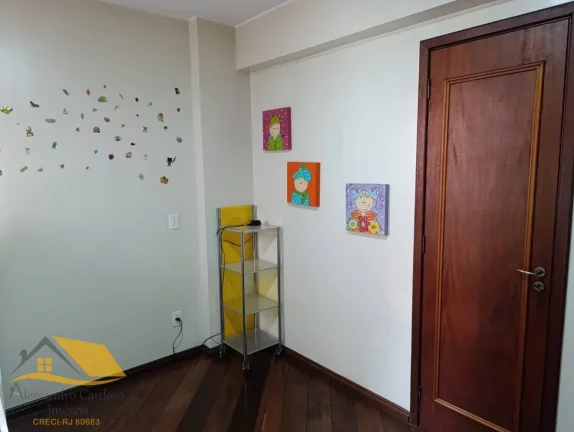 Imagem Vendo Amplo Apartamento no Centro de Nova Friburgo