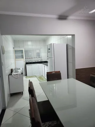 Imagem Casa de esquina incrível à venda no Balneário Maracanã – Praia Grande