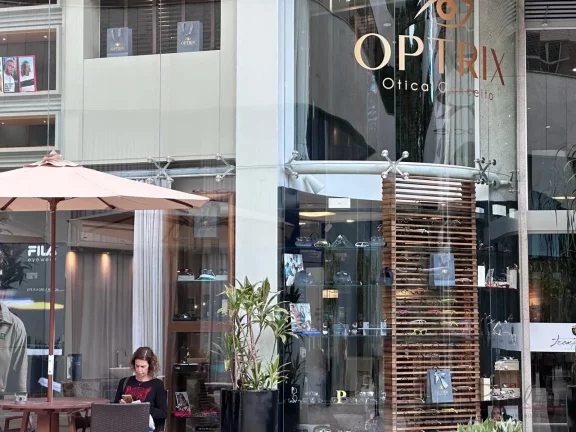Imagem A loja localizada na Trompowisk, no centro de Florianópolis, é uma excelente opção comercial no ...