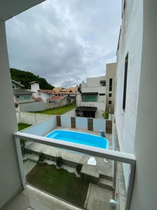 Imagem Sobrado com 03 suítes a venda na praia do Amores em Balneário Camboriú