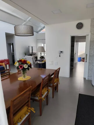 Imagem Casa com 2 Quartos para alugar, 175m² - Daniela
