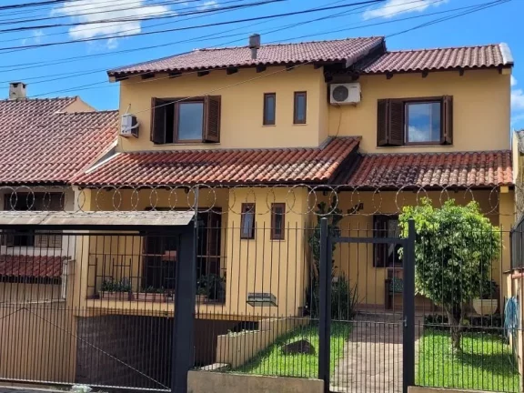 Foto do imóvel Casa com 3 Quartos à Venda, em Tristeza - Porto Alegre Foto do imóvel Casa com 3 Quartos à Venda, em Tristeza - Porto Alegre