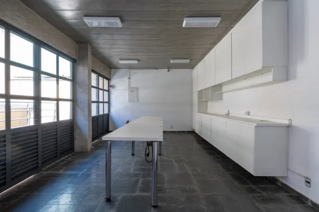 Imagem Casa Comercial Vila Ipojuca - 434M², 8 Banheiros, 3 Vagas, Copa, Cozinha, Quintal.