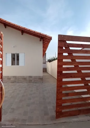 Casa RESIDENCIAL em MONGAGUÁ - SP, Jardim Leonor