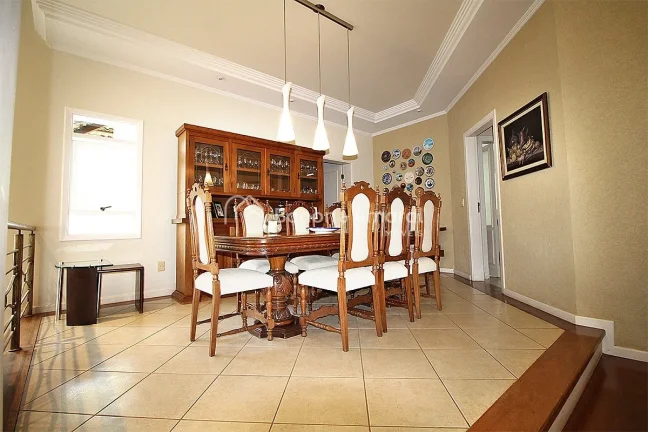Imagem Casa Condomínio Estância Paraíso - Região Alphaville Campinas

Charmosa, construção sólida, 1...