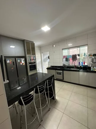 Imagem SOFISTICAÇÃO EM CADA DETALHE – CASA TRIPLEX NO MONTE VERDE, BETIM