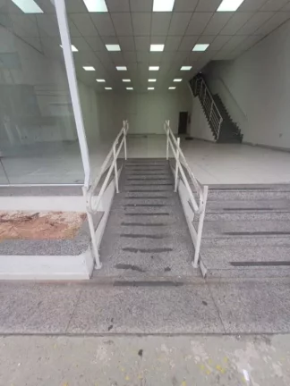 Imagem Salão para alugar, 423 m² por R$ 12.361,35/mês - Centro - Poá/SP