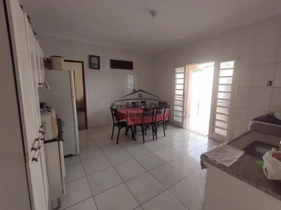 Imagem Casa à venda no bairro Jardim Ícaro - Guaratinguetá/SP