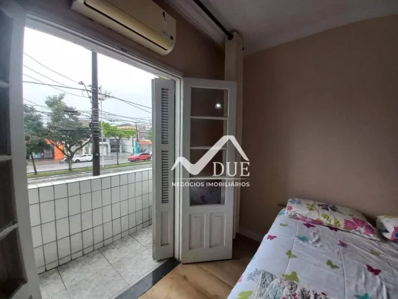 Imagem Apartamento com 2 dormitórios de frente, no 1 andar com varanda e vaga suficiente e livre, à venda, 70 m² por R$ 340.000 - Boqueirão - Santos/SP