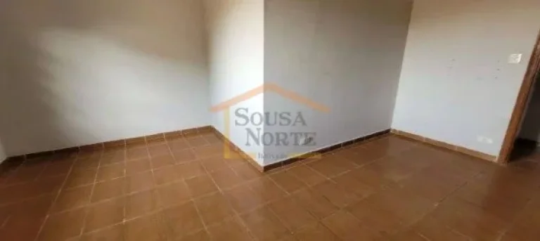 Imagem Casa térrea com 125 m². Dispõe de 2 dormitórios, sala, cozinha, banheiro, lavanderia, quintal. I...