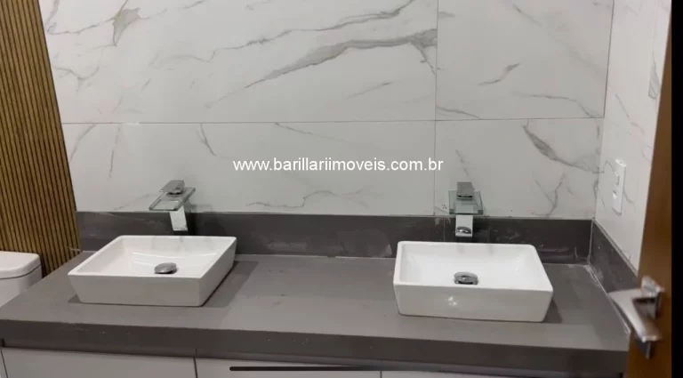 Imagem Imperdível! Casa de alto padrão à venda em Ribeirão Preto-SP, Condomínio Praça dos Pássaros: 3 quartos, 3 suítes, 2 salas, 5 banheiros, 4 vagas de garagem, 200m². Venha conferir!