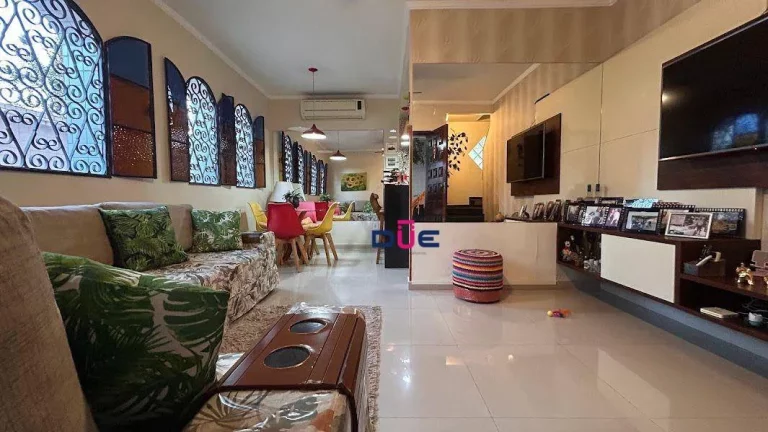 Imagem Sobrado com 2 dormitórios à venda, 89 m² por R$ 900.000 - Marapé - Santos/SP