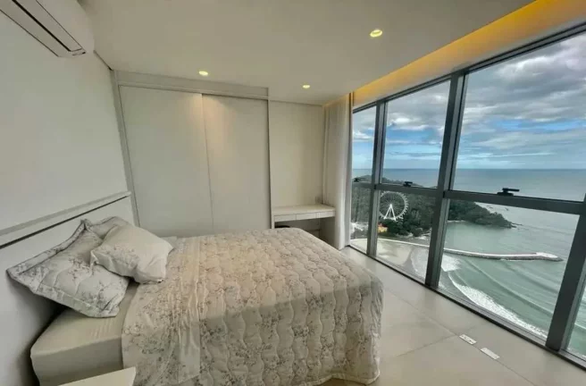 Imagem Apartamento frente mar mobiliado com 5 suítes e 4 vagas de garagem em Balneário Camboriú