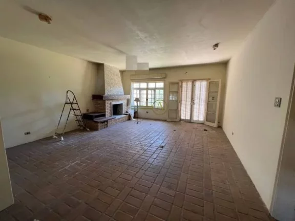 Imagem Casa térrea com terreno de 1.100m² para reforma ou demolição e construção