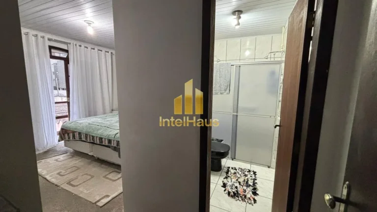 Imagem Excelente oportunidade para quem busca espaço ou potencial de renda com locação. Localizado na Ru...
