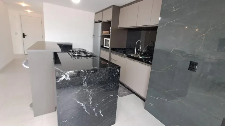 Imagem ALUGUEL TEMPORADA de Apartamento mobiliado com 3 dormitórios sendo 1 suíte e 2 Demi-suíte no Bairro Gravatá-Navegantes-SC