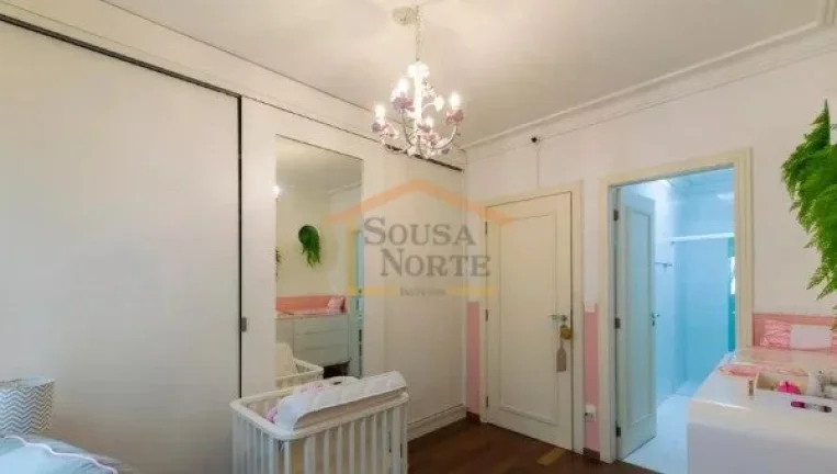 Imagem Casa de condomÃ­nio, com 3 dormitÃ³rios, sendo 3 suÃ­tes, 5 banheiros, possui amplos ambientes, armÃ...