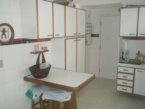 Imagem Praia de Pitangueiras - Frente Total ao Mar - 181 m² úteis - 2 vagas - Belíssimo apartamento totalmente reformado e decorado !!!