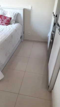 Imagem Apartamento com 2 quartos sendo 1 suíte, sala 2 ambientes com sacada, cozinha planejada, banheiro c...