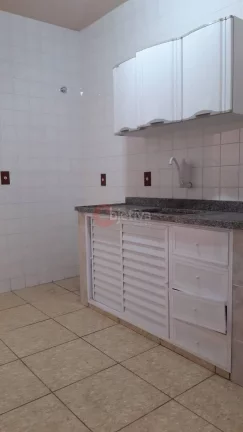 Imagem Casa tríplex a venda em condomínio com 3 quartos no Peró - Cabo frio