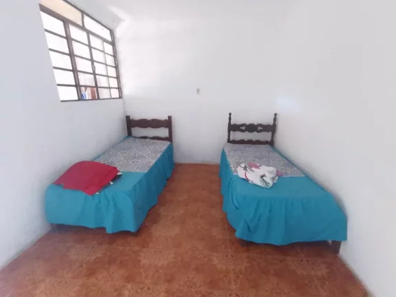 Imagem Descubra o conforto e a praticidade de viver no bairro Zilah Spósito, em Belo Horizonte! Esta casa encantadora oferece 200m² de área útil, distribuídos em ambientes amplos e bem iluminados, perfeitos