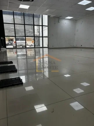 Imagem Prédio comercial com aproximadamente 670m², de construção recente e instalações modernas, dist...
