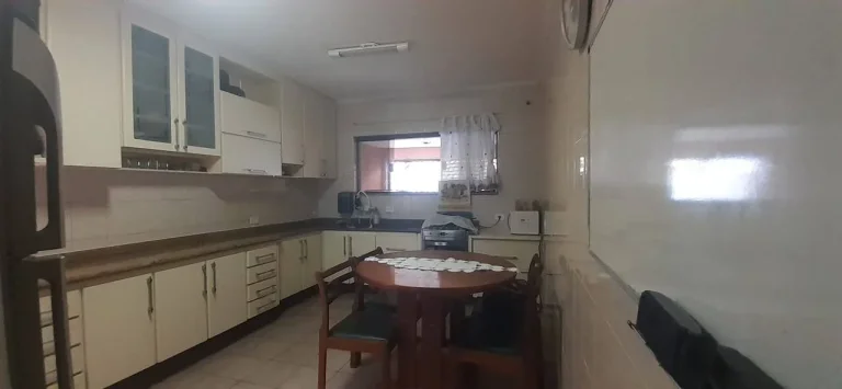 Imagem Sobrado Maravilhoso 4 Dormitorios sendo 1 Suite e 3 vagsa de Garagens