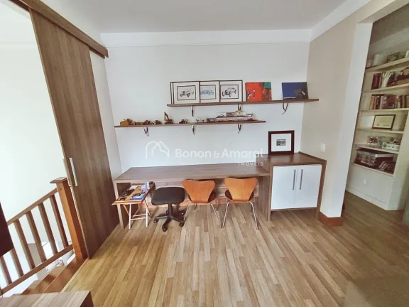 Imagem Casa no condomínio Alphaville Dom Pedro 3 em Campinas!

Casa estilo Inglês e muito aconchegante, e...
