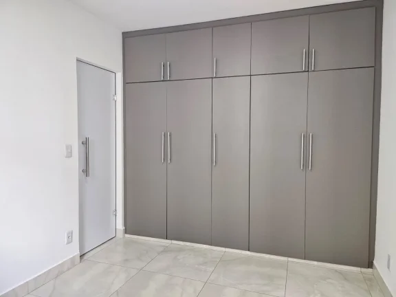 Imagem Apartamento 3 quartos com suite reformado com Armarios