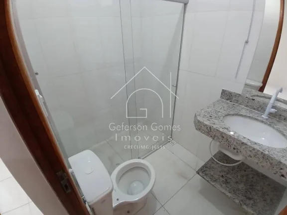 Imagem Casa à Venda - Com 2 pavimentos - Centro - Mantena - MG