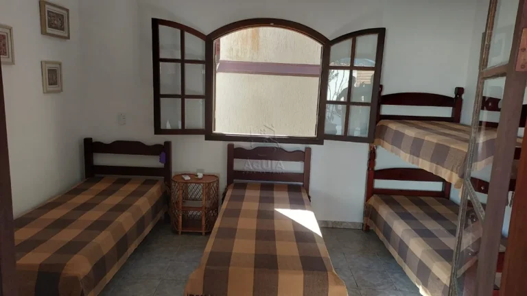 Imagem Casa a venda em condomínio no Horto com 4 suítes