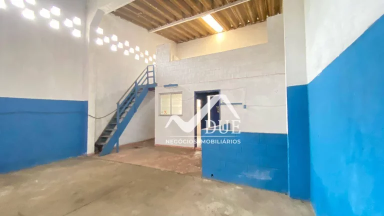 Imagem Galpão, 255 m² - venda por R$ 2.000.000 ou aluguel por R$ 9.000/mês - Estuário - Santos/SP