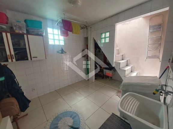 Imagem Casa triplex com duas suítes e terraço, Tingui, Campo Grande