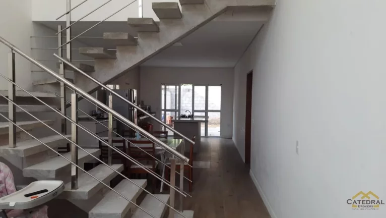 Imagem Casa a venda com 2 quartos (1 suíte) no condomínio Villa Verde em Jundiaí