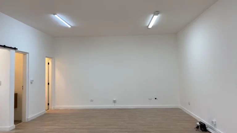 Imagem Sala Comercial para Locação em Barueri / SP no bairro Condomínio Centro Comercial Alphaville