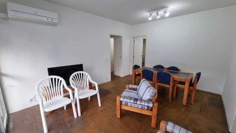 Imagem Praia das Pitangueiras - Prédio com lazer - Ótima localização.