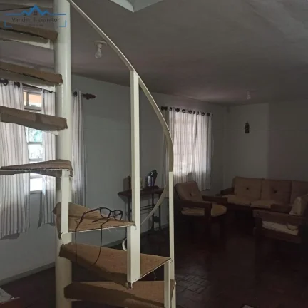 Imagem Casa de 4 quartos à venda em Foz do Iguaçu - Bairro Conjunto Libra: 3 banheiros, 2 vagas e 300m² de área!