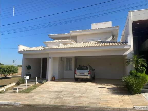 Linda casa no Condomínio Acapulco
