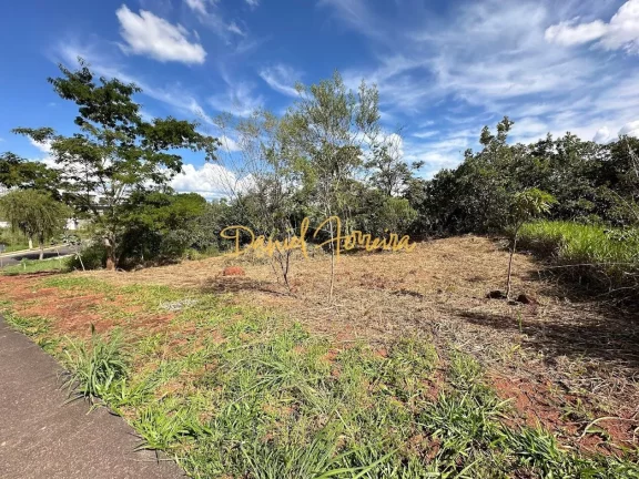 Imagem Lote com 1.000 m² Com fundo e vista livre para reserva - Condomínio Santa Monica - Jardim Botânico - DF