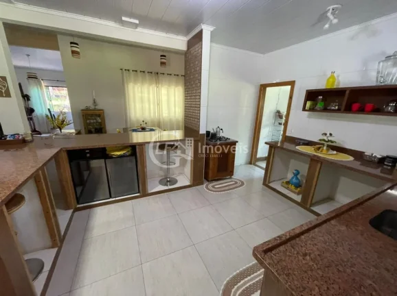 Imagem Chácara à venda em Jaraguari-MS, bairro Polomar: 3 quartos, 1 suíte, 3 salas, 4 banheiros, 4 vagas, 380m²!