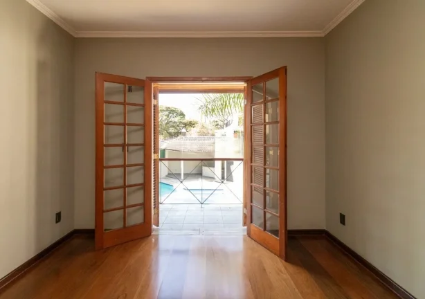 Imagem Imperdível: Casa de Luxo para Locação em São Paulo - Alto de Pinheiros 6 quartos, 6 suítes, 2 salas, 7 banheiros, 6 vagas, 450m²