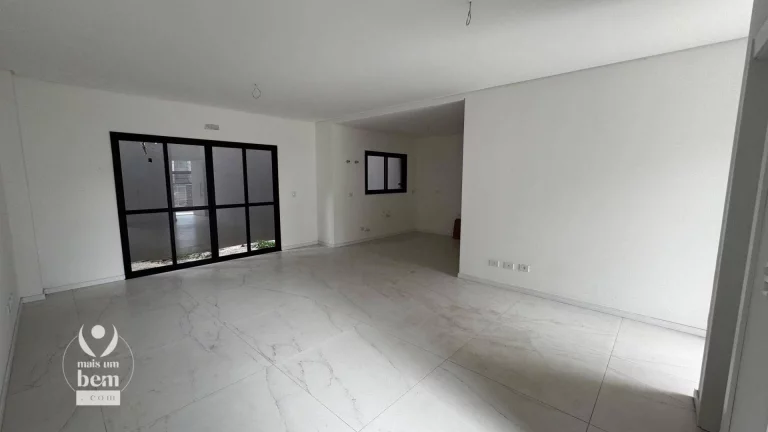 Imagem Sobrado triplex com 160 m², terraço com churrasqueira, 3 quartos (1 suíte), à venda por R$ 1.290.000 - São Lourenço - Curitiba/PR